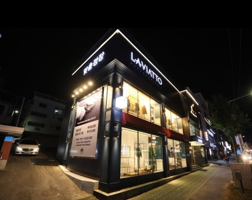 대전 라비아또 맞춤정장, 100여 벌의 사이즈 체킹복으로 확인