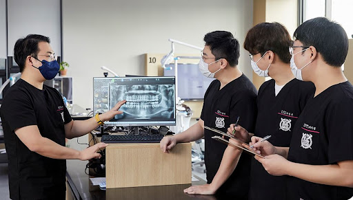 불당본점 서울비디치과의원, 천안 임플란트와 치아교정의 현대적인 치료 방법과 기술